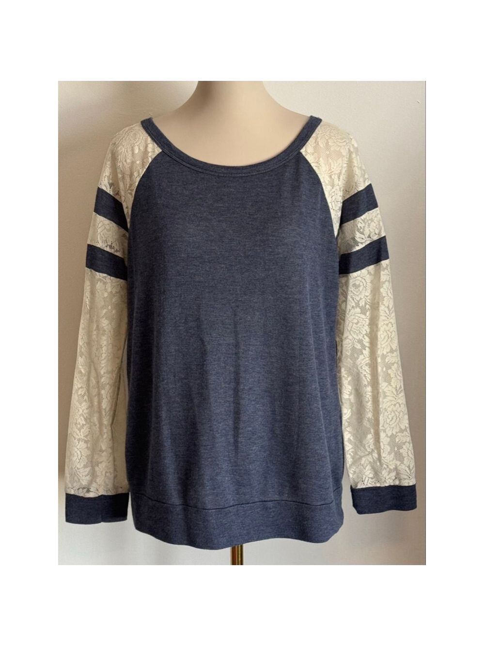 Women's Sweet Claire Blue & Beige Lace Sleeve Sweatshirt L